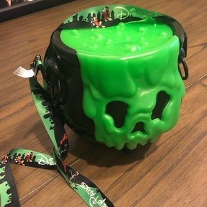 Disneyland Park Halloween popcorn cauldron NWT